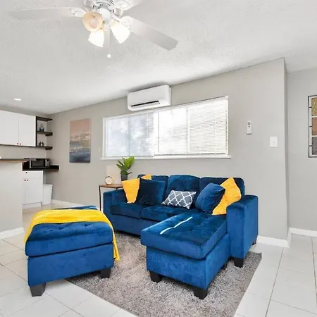Quiet Oasis With 1 Bedroom In The Montrose Area